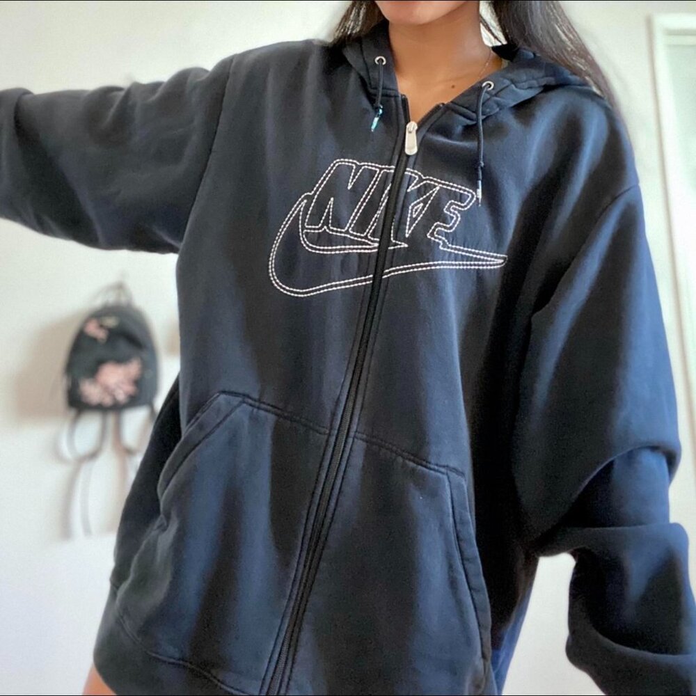 VINTAGE NIKE HOODIE